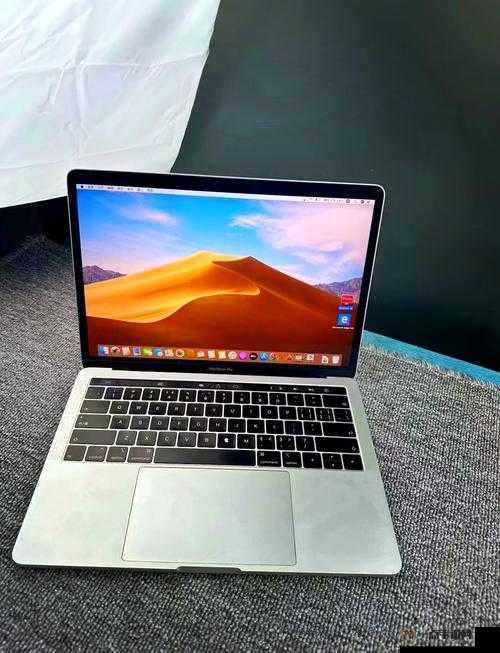 18 岁 MacBook Pro 高清功能全揭秘：究竟有哪些亮点